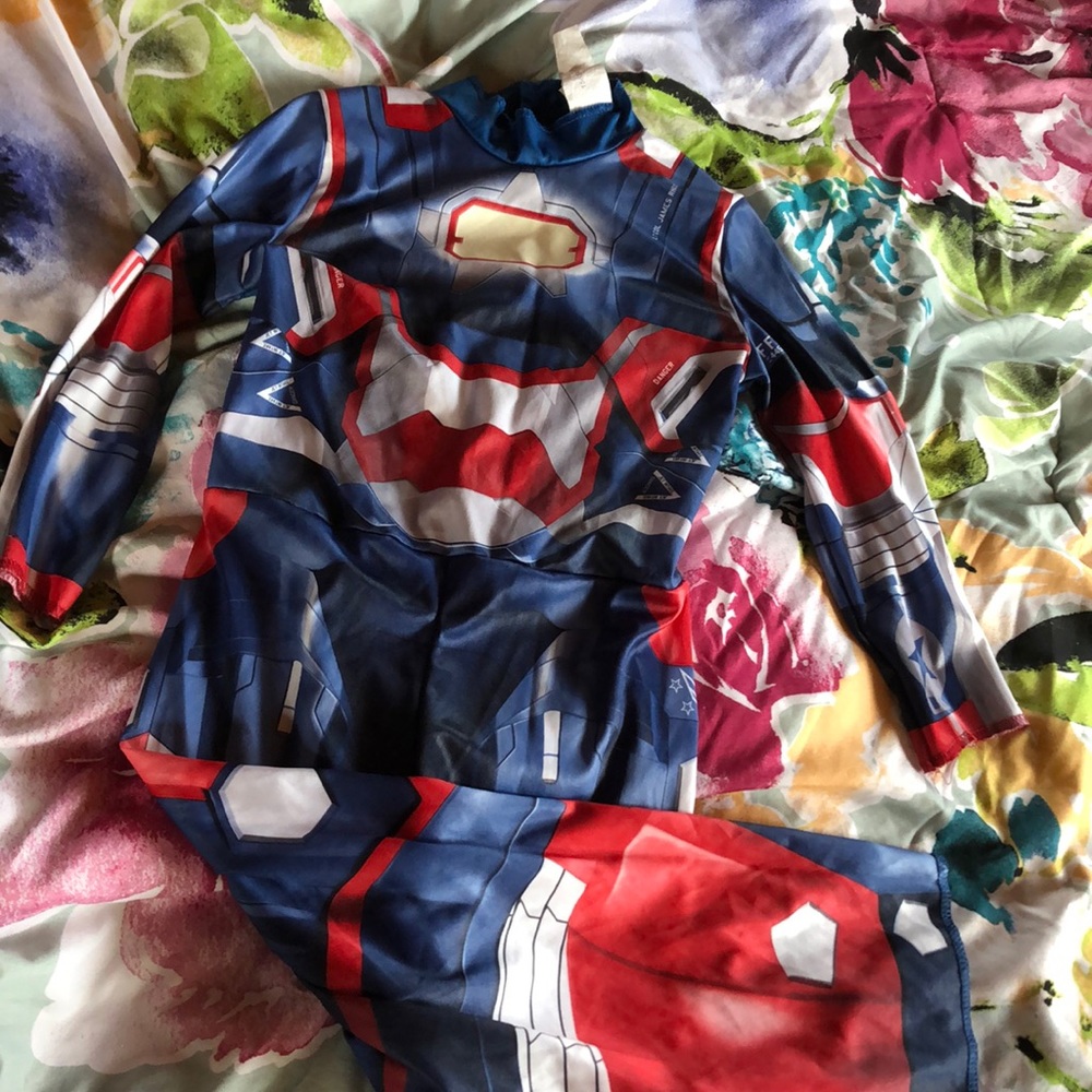 Iron Man3 costume size xs